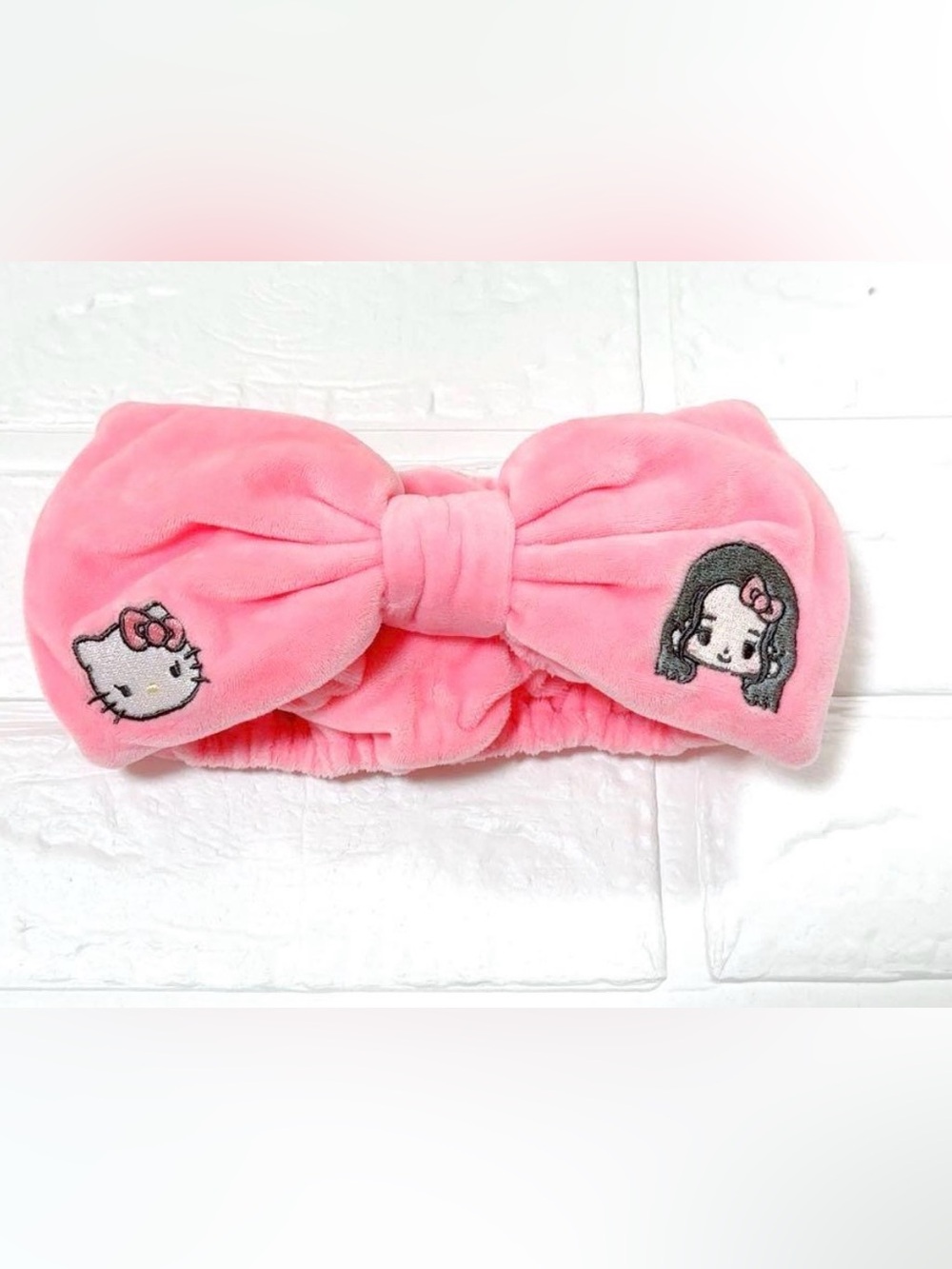 Hello Kitty x Jisoo Plush bow facial headband Sanrio NEW Japan Exclusive